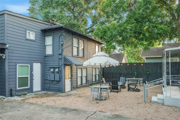 $1,100 | 114 Redan Street, Unit 3, Houston, TX 77009