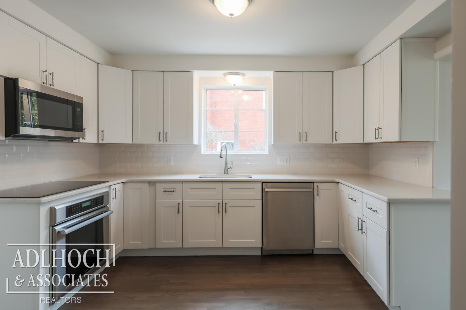 1040 Whittier Road Grosse Pointe, MI 48230 - Photo 8 of 17 50102979-7.JPG