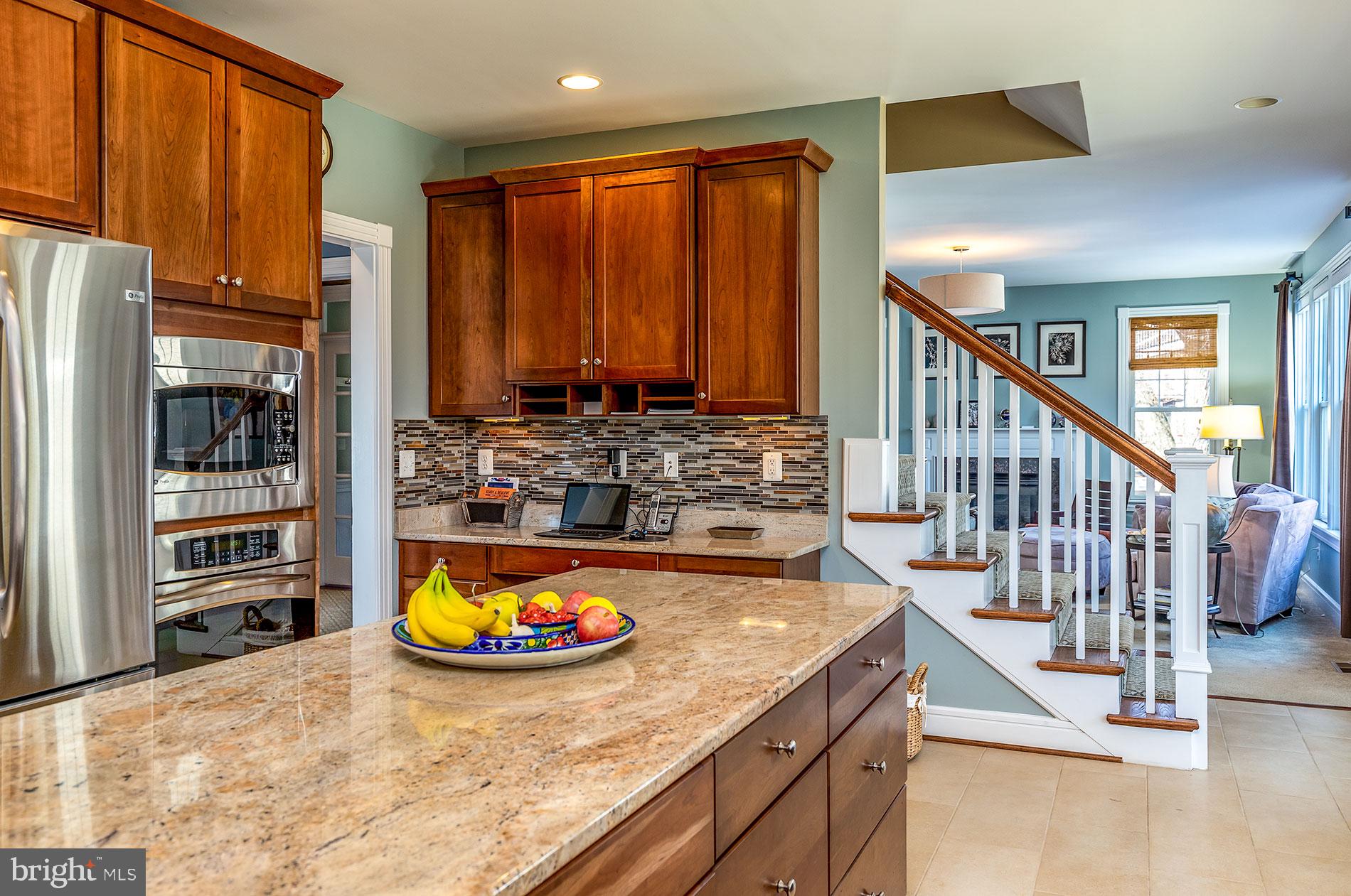 306 Branch Road Southeast Vienna, VA 22180 - Photo 12 of 55