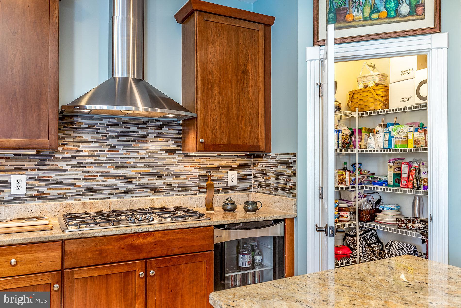 306 Branch Road Southeast Vienna, VA 22180 - Photo 13 of 55