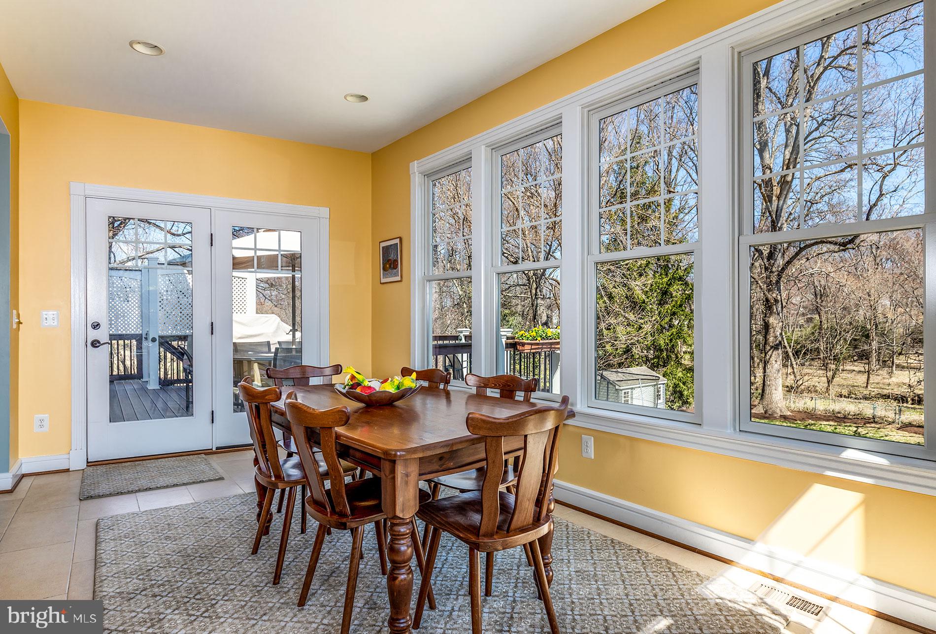 306 Branch Road Southeast Vienna, VA 22180 - Photo 15 of 55