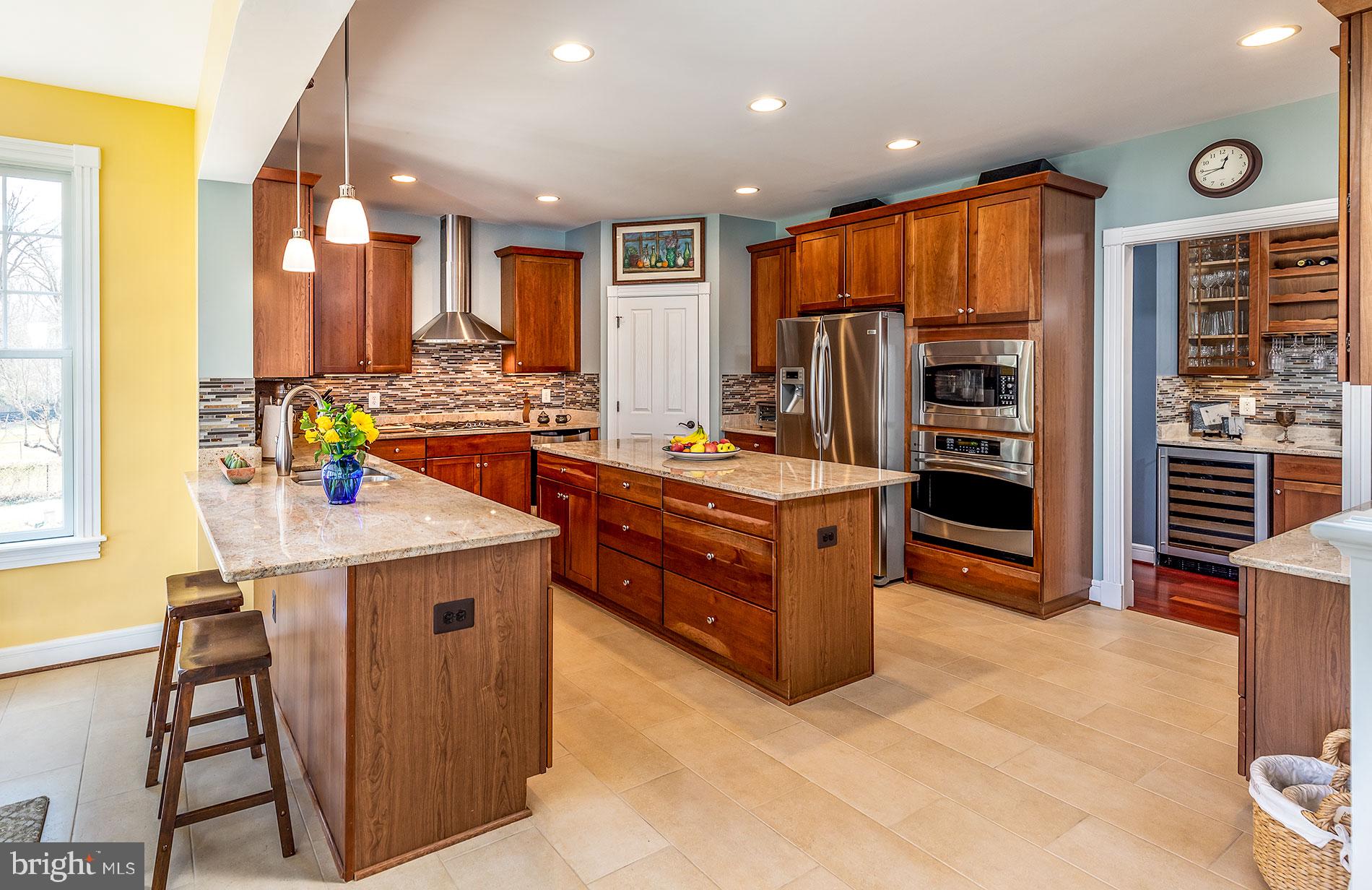 306 Branch Road Southeast Vienna, VA 22180 - Photo 10 of 55