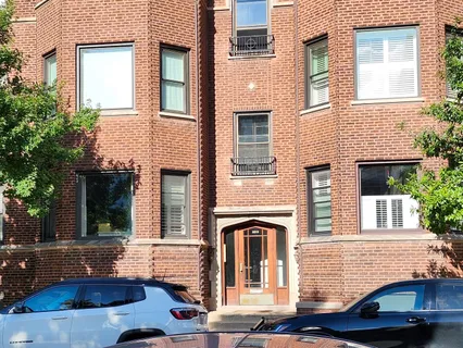 $310,000 | 3519 North Pine Grove Avenue, Unit 1S, Chicago, IL 60657