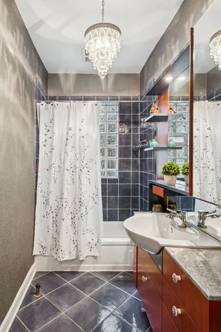 $310,000 | 3519 North Pine Grove Avenue, Unit 1S, Chicago, IL 60657