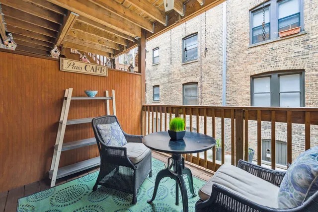 $310,000 | 3519 North Pine Grove Avenue, Unit 1S, Chicago, IL 60657