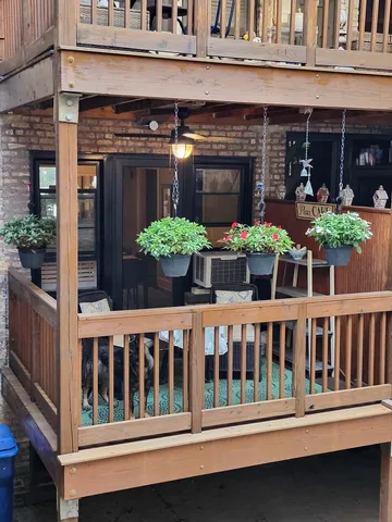 $310,000 | 3519 North Pine Grove Avenue, Unit 1S, Chicago, IL 60657