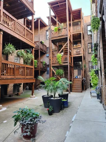 $310,000 | 3519 North Pine Grove Avenue, Unit 1S, Chicago, IL 60657