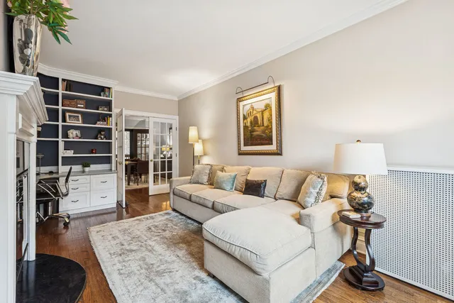 $310,000 | 3519 North Pine Grove Avenue, Unit 1S, Chicago, IL 60657