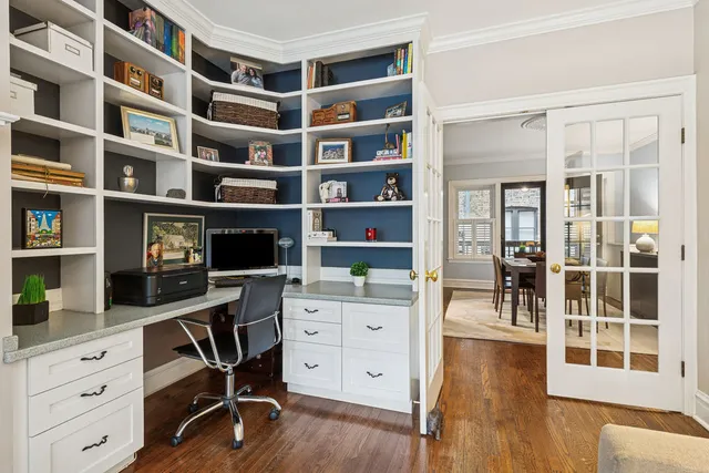 $310,000 | 3519 North Pine Grove Avenue, Unit 1S, Chicago, IL 60657