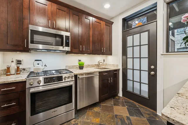 $310,000 | 3519 North Pine Grove Avenue, Unit 1S, Chicago, IL 60657