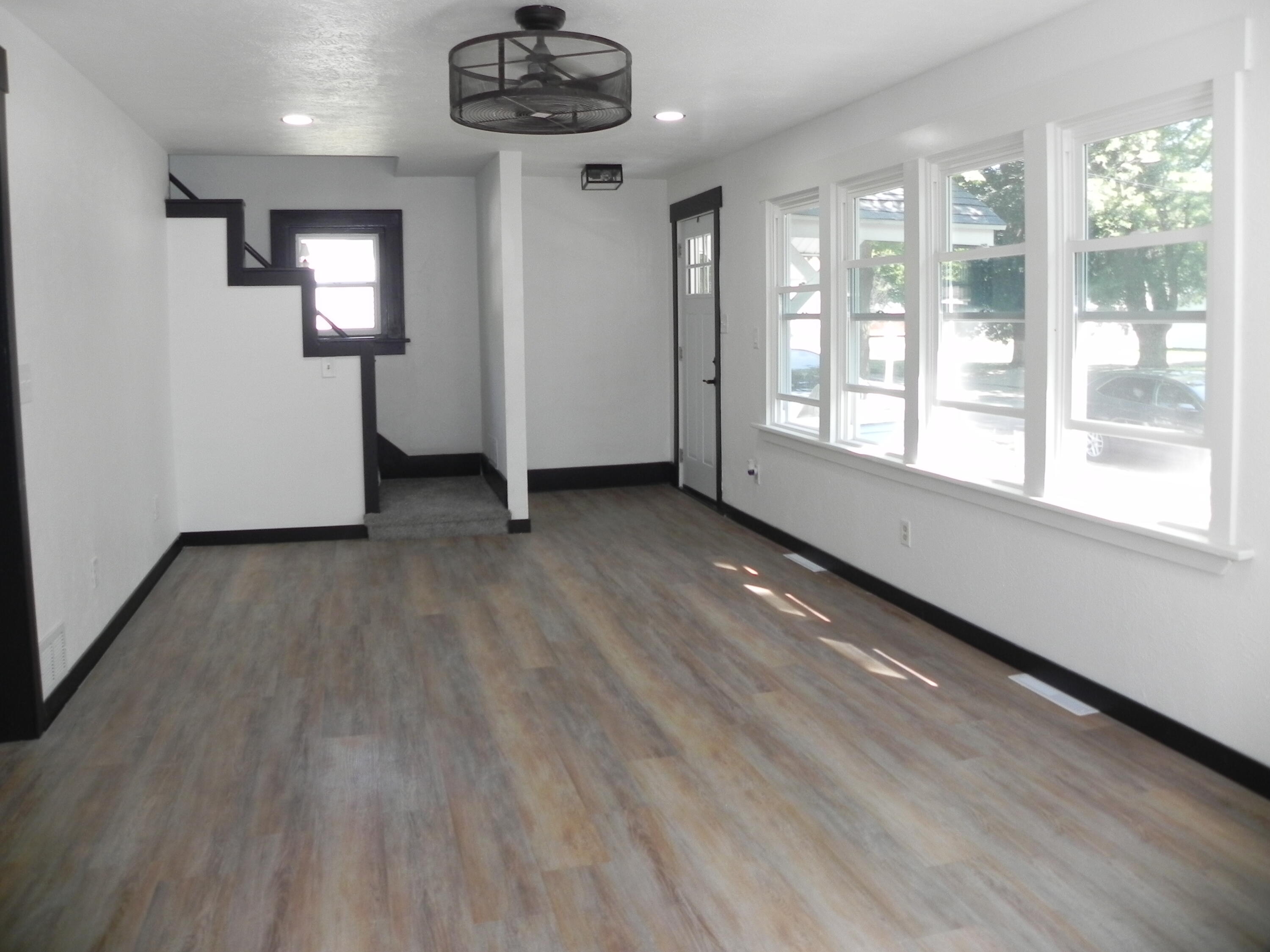1209 7th Street Three Rivers, MI 49093 - Photo 10 of 40 DSCN2331
