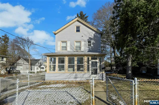 $424,900 | 63 Wyckoff Avenue, Waldwick, NJ 07463