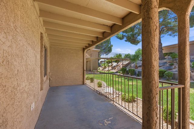 860 South Village Road, Unit R2 St. George, UT 84770 - Photo 18 of 33