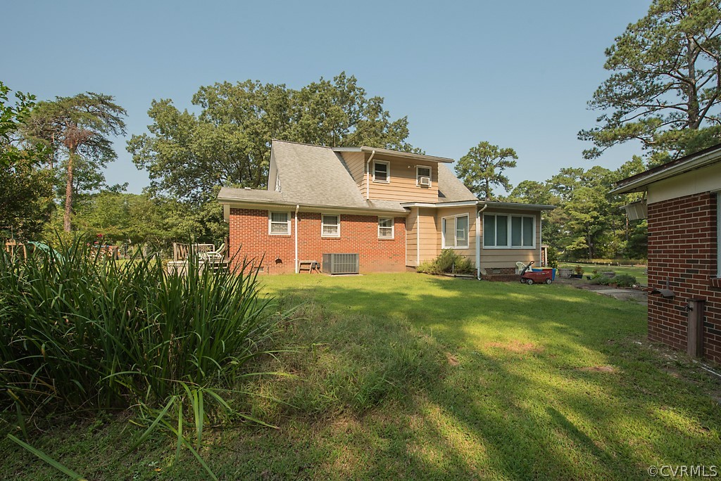 993 Holly Point Road Mathews, VA 23109 - Photo 10 of 49