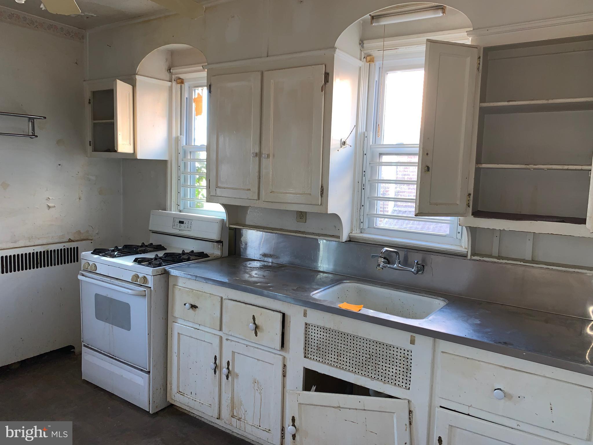 4630 Harcourt Road Baltimore, MD 21214 - Photo 4 of 10 Gallery Image 4