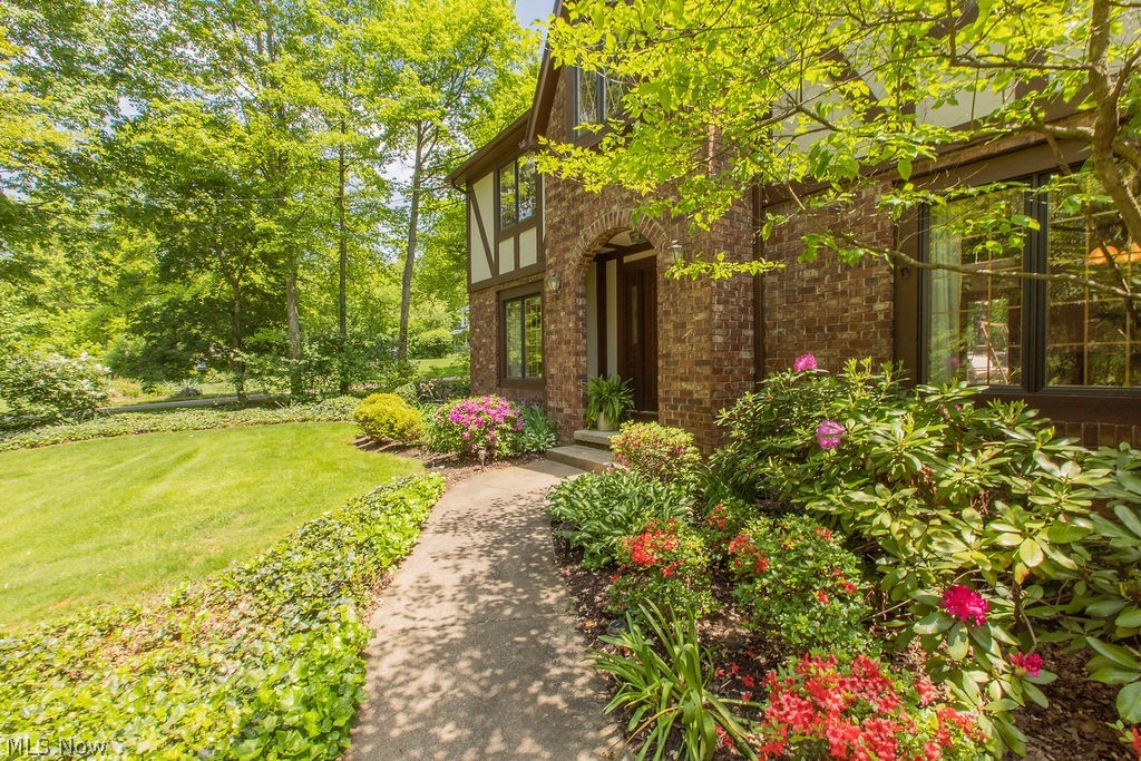 415 Winchester Road Akron, OH 44333 - Photo 10 of 30
