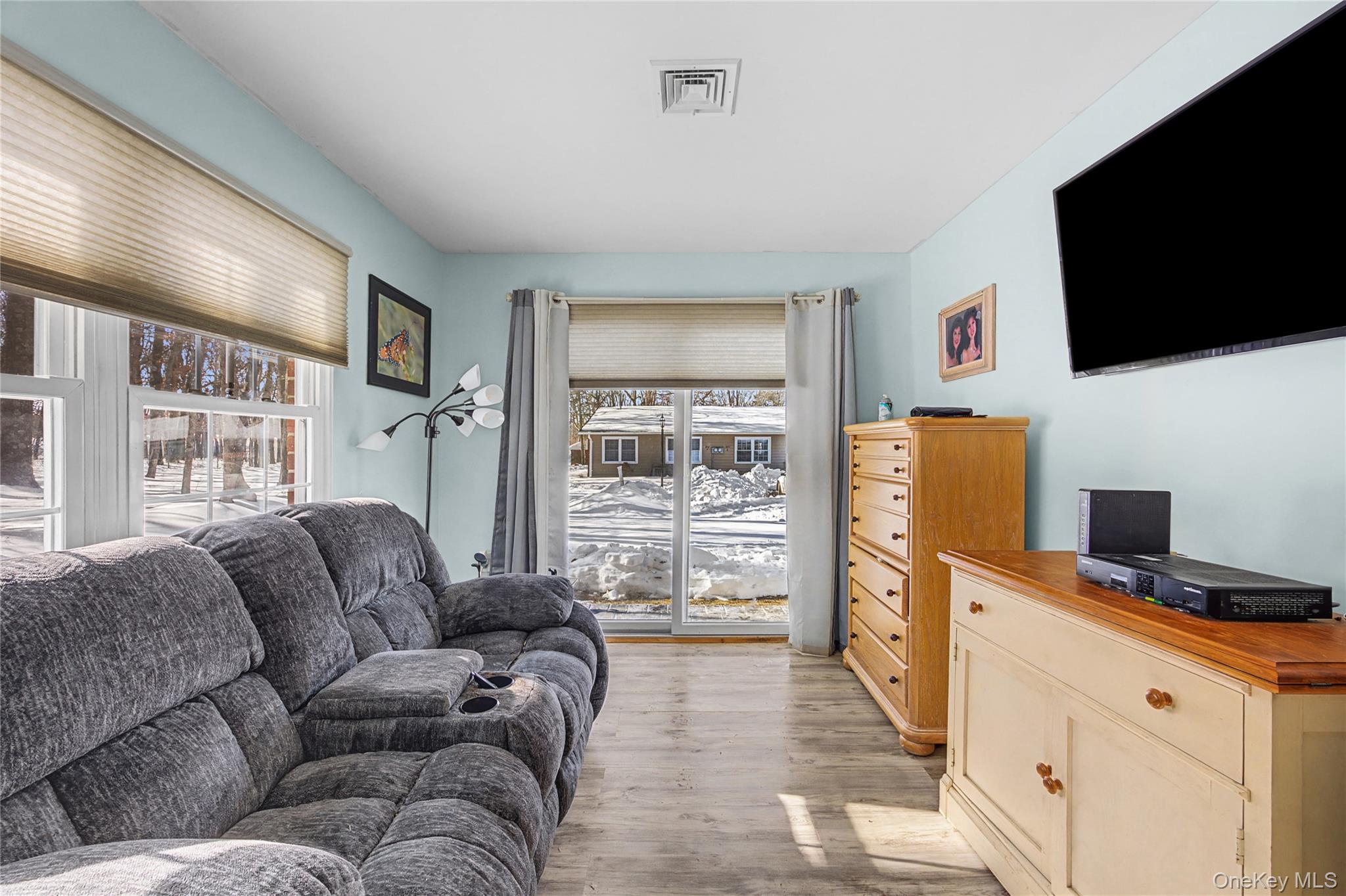 230 Blackpool Court, Unit A Ridge, NY 11961 - Photo 18 of 25