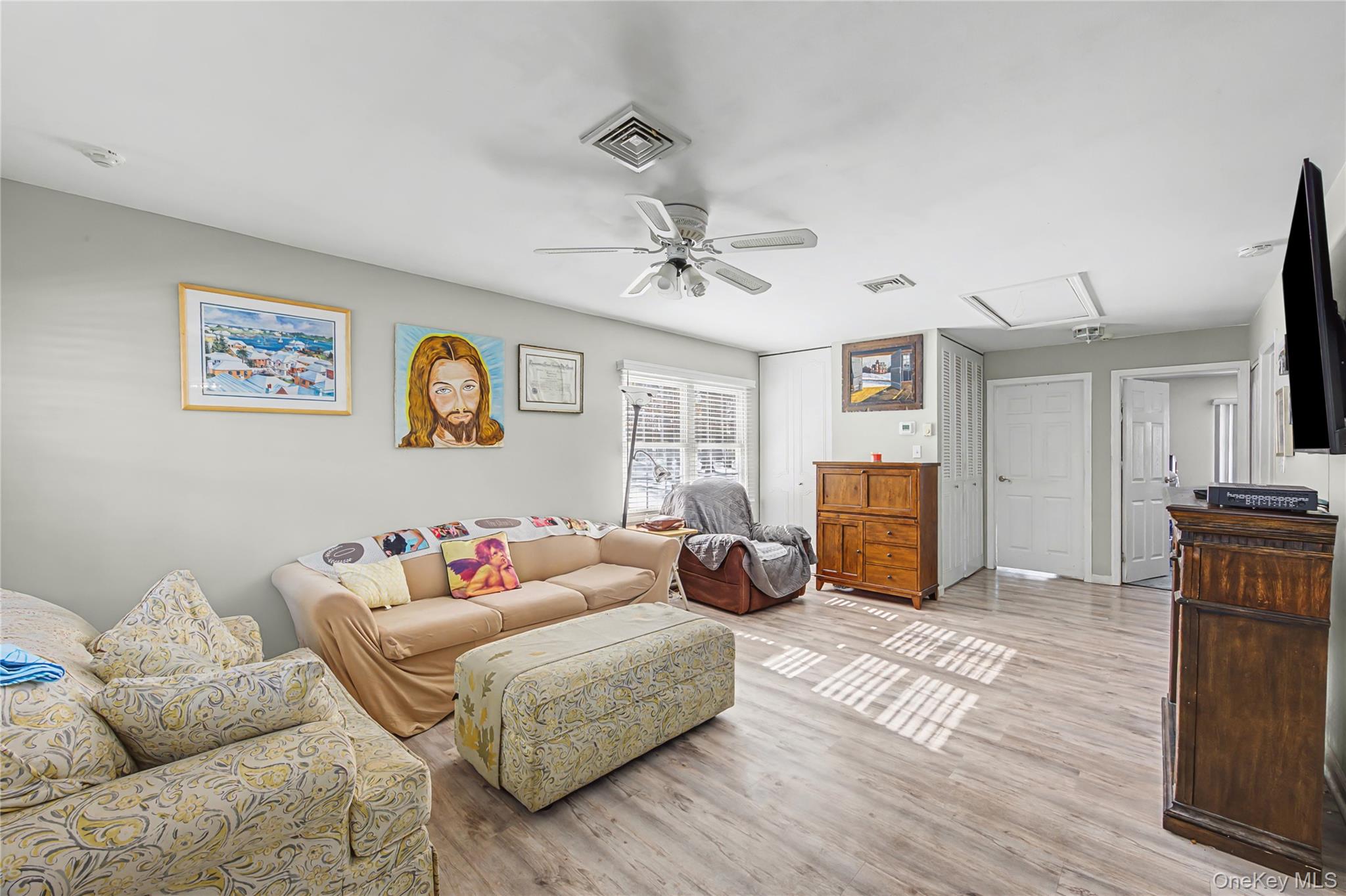 230 Blackpool Court, Unit A Ridge, NY 11961 - Photo 5 of 25