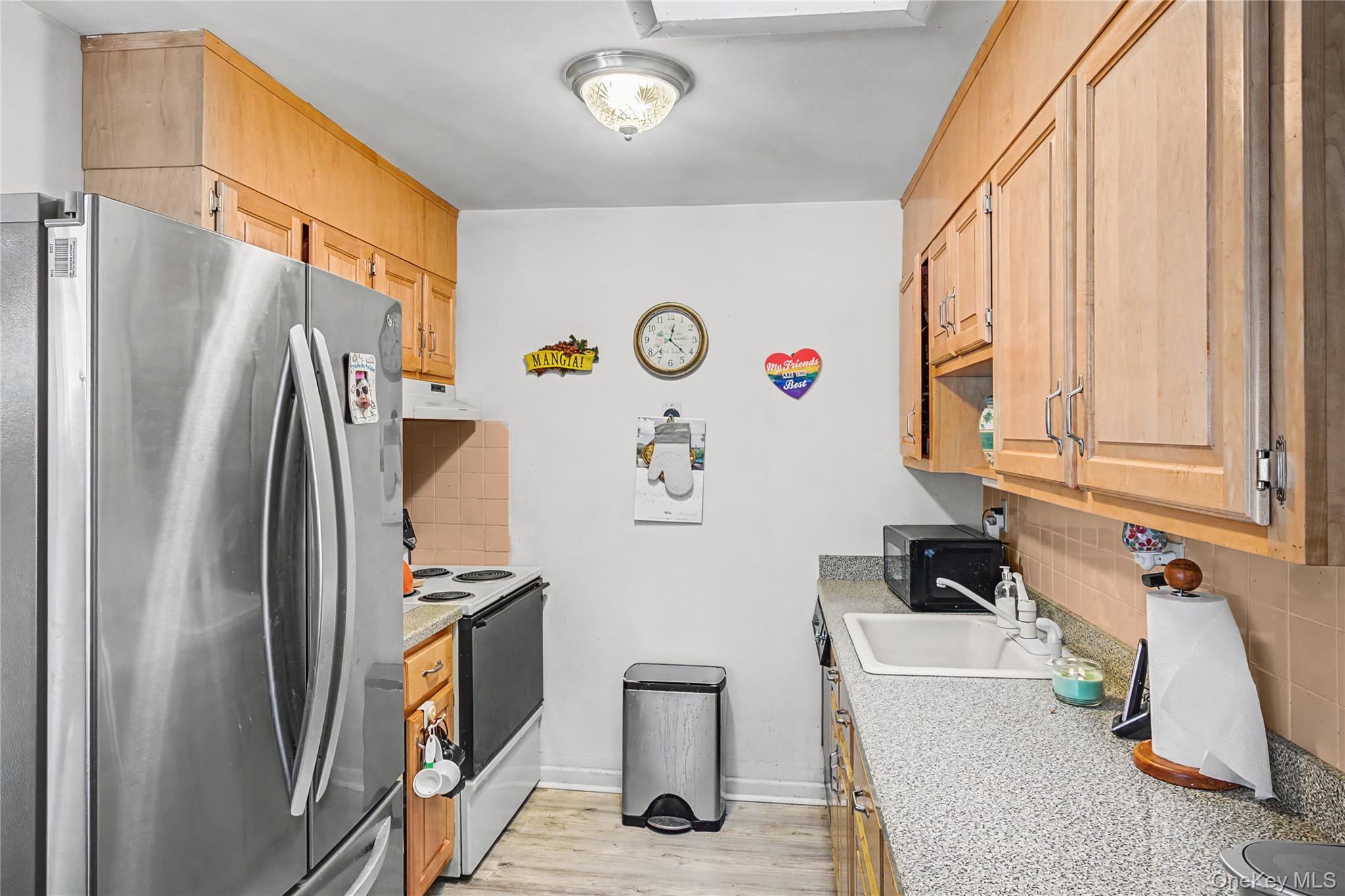 230 Blackpool Court, Unit A Ridge, NY 11961 - Photo 9 of 25