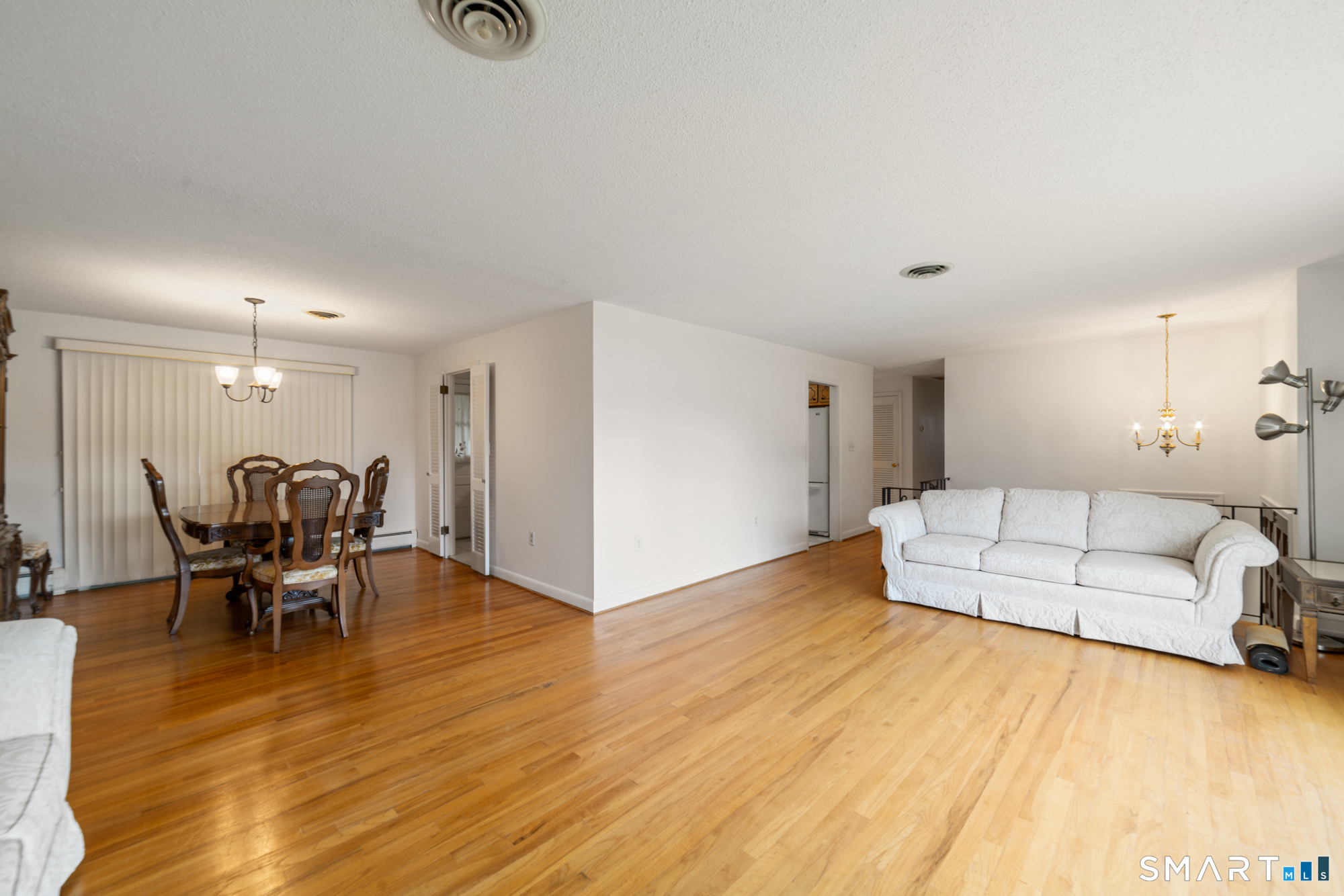 36 Cross Hill Road Wethersfield, CT 06109 - Photo 5 of 40