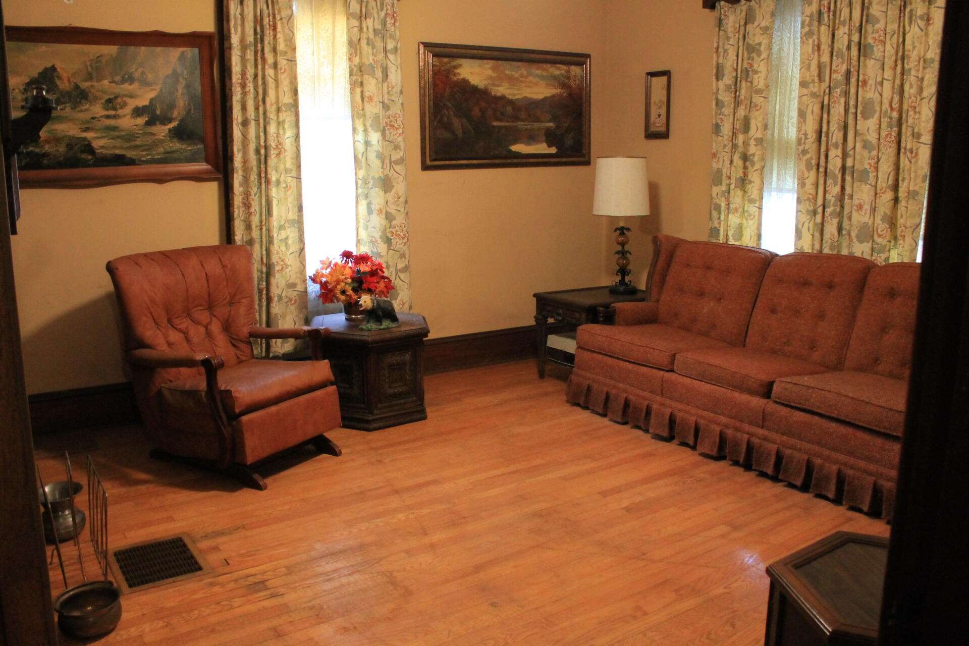 1213 Narrow Passage Road Buchanan, VA 24066 - Photo 4 of 21 a living room with furniture and a potted plant