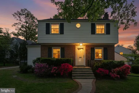 $1,075,000 | 312 Lincoln Avenue, Falls Church, VA 22046