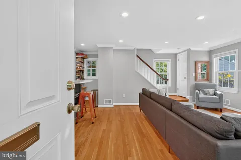 $1,075,000 | 312 Lincoln Avenue, Falls Church, VA 22046