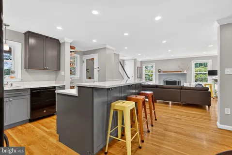 $1,075,000 | 312 Lincoln Avenue, Falls Church, VA 22046