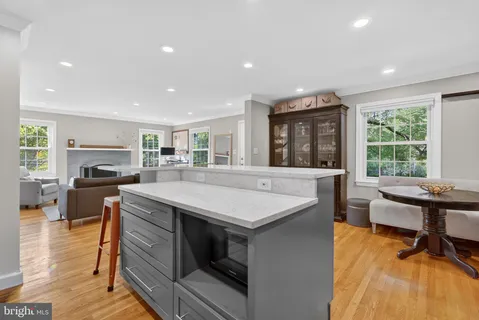 $1,075,000 | 312 Lincoln Avenue, Falls Church, VA 22046