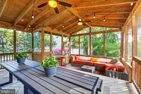 $1,075,000 | 312 Lincoln Avenue, Falls Church, VA 22046