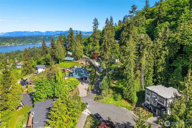 $3,798,990 | 17281 Southeast 43rd Street, Bellevue, WA 98006