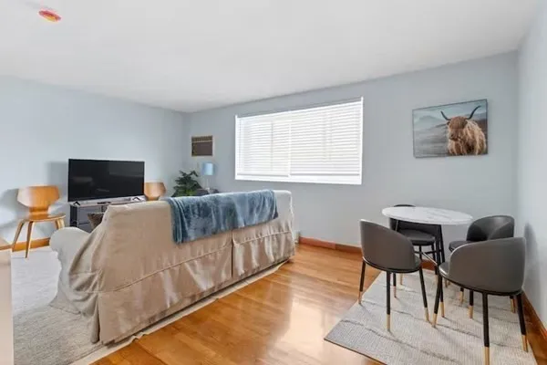 $1,900 | 880 Broadway, Unit 4, Chelsea, MA 02150