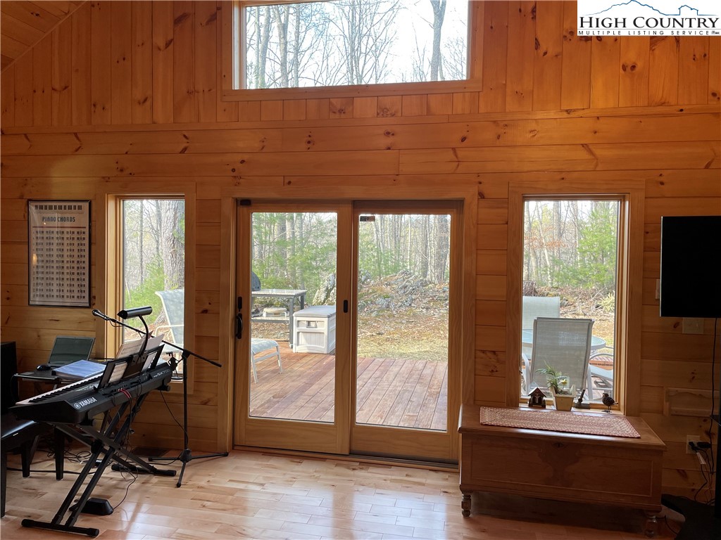 541 Woodland Ridge Lansing, NC 28643 - Photo 29 of 45 a view of a room with gym equipment