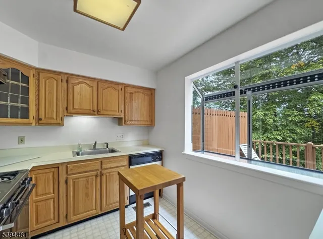 $299,900 | 5 Ajax Court, Hackettstown, NJ 07840