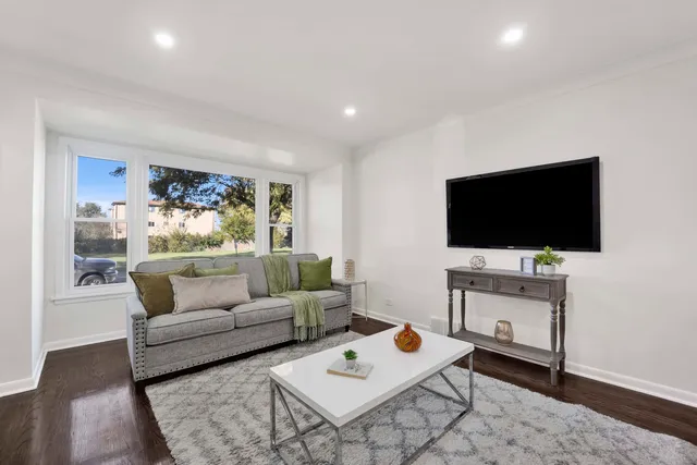 $259,900 | 12309 South Loomis Street, Calumet Park, IL 60827