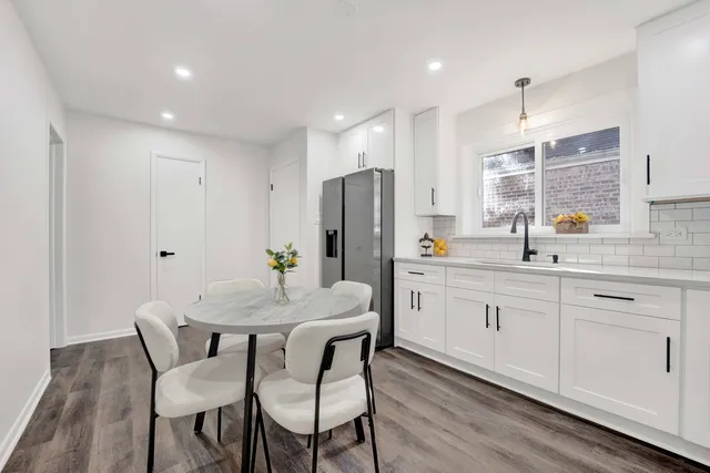 $259,900 | 12309 South Loomis Street, Calumet Park, IL 60827