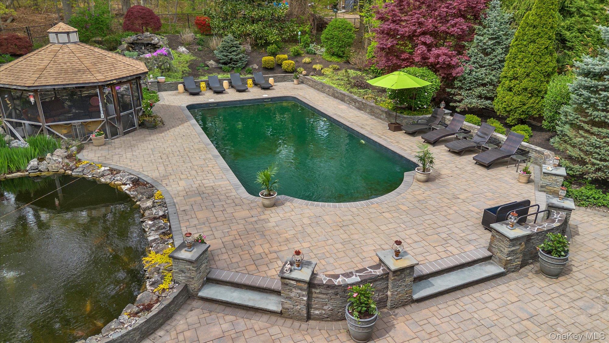 263 Old Commack Road Kings Park, NY 11754 - Photo 37 of 42 a bird view of a house with backyard