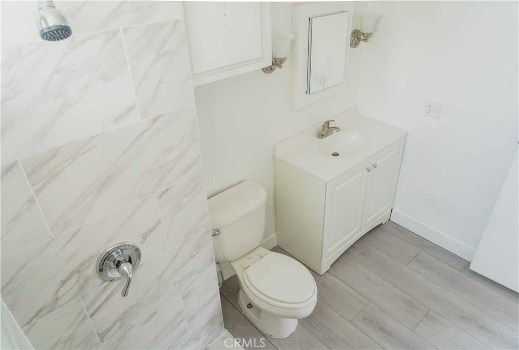 995 Pomona Road, Unit 33 Corona, CA 92882 - Photo 18 of 25