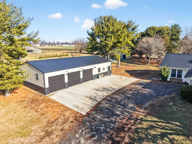 $300,000 | 1408 North Us Highway, Lostant, IL 61334