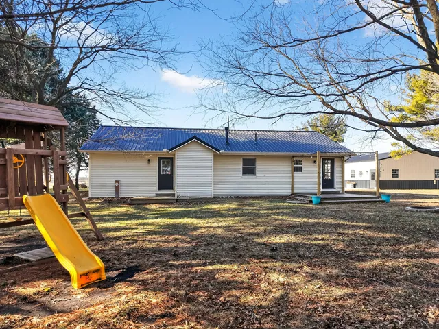 $300,000 | 1408 North Us Highway, Lostant, IL 61334