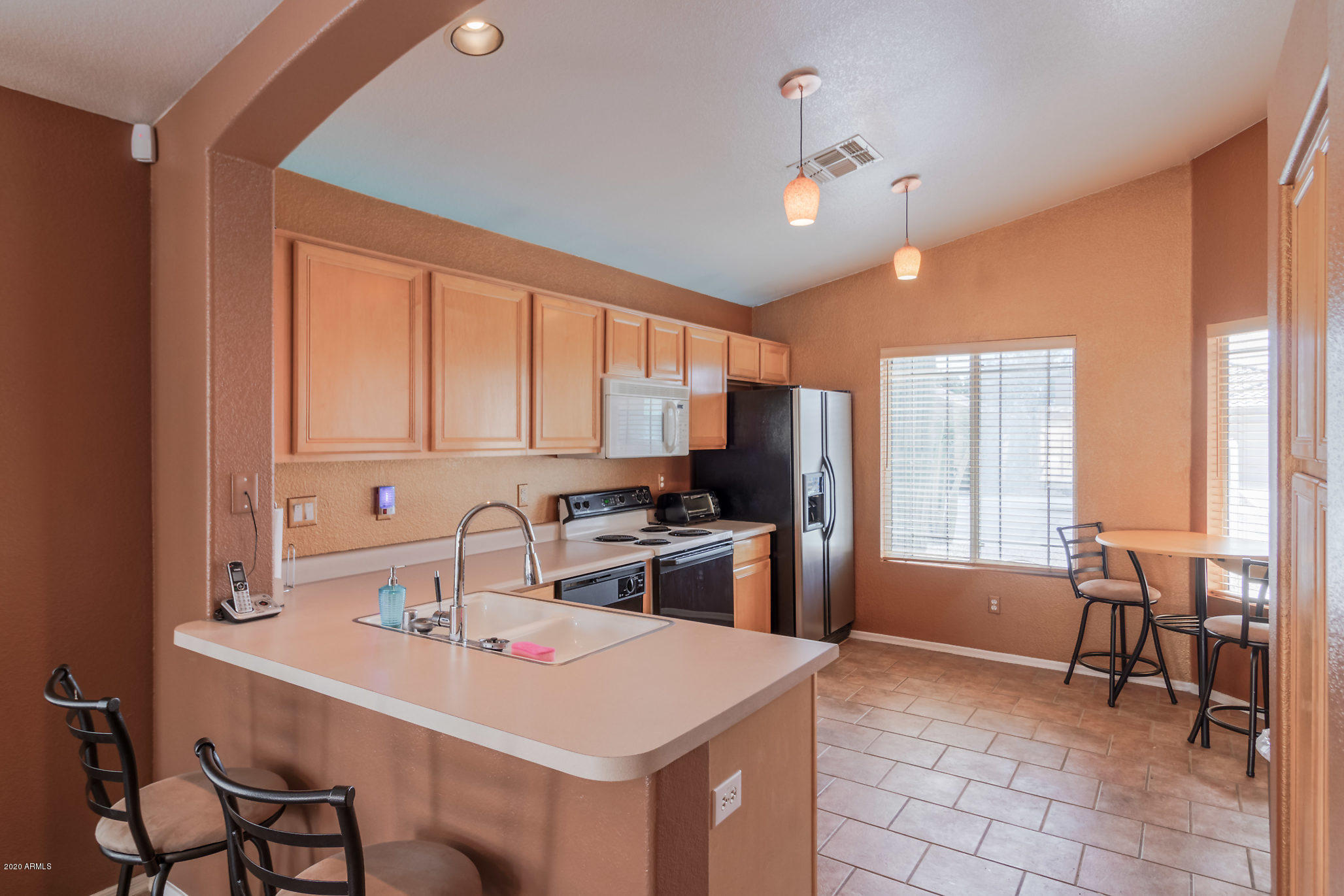 4324 East Rowel Road Phoenix, AZ 85050 - Photo 3 of 16 Kitchen