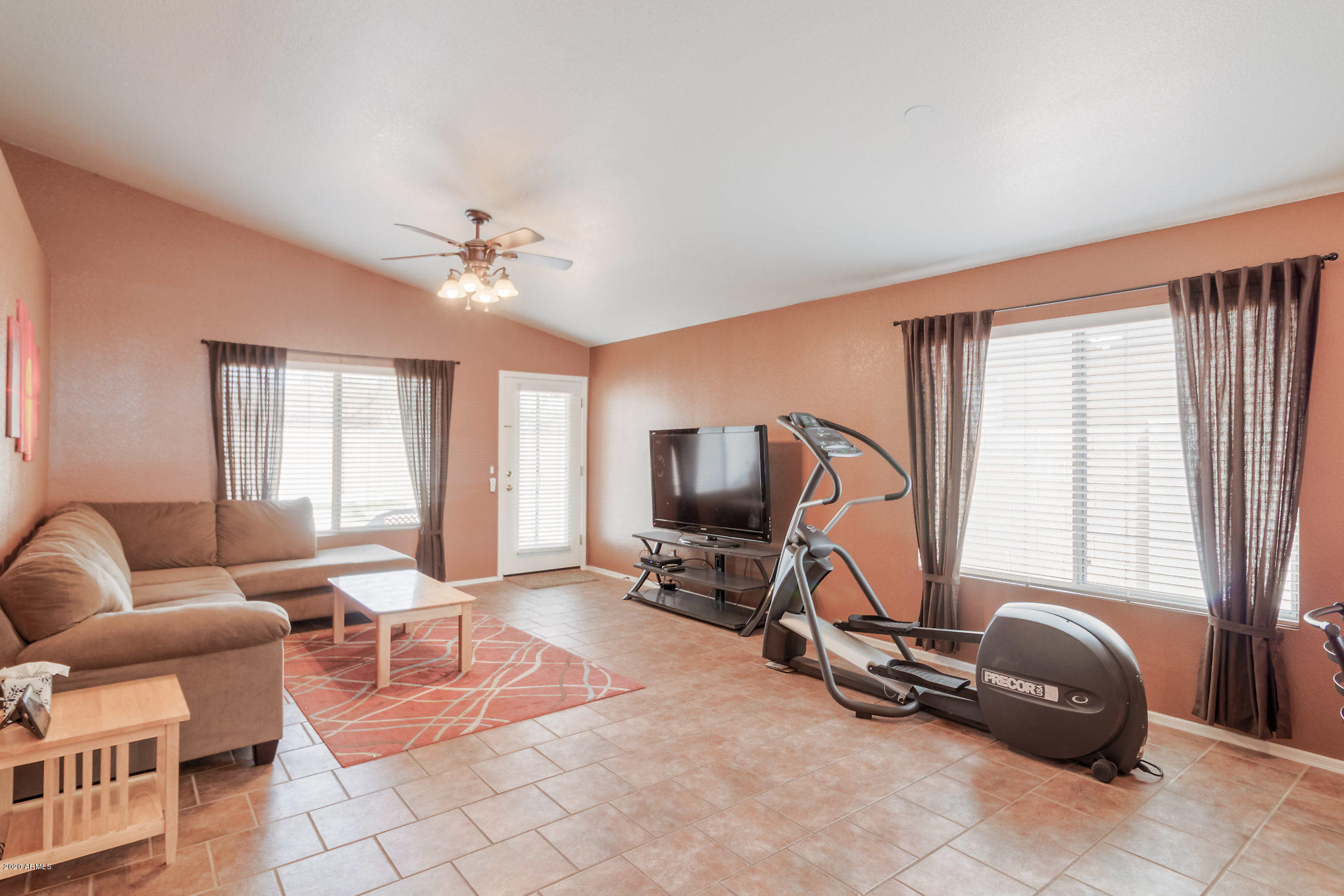 4324 East Rowel Road Phoenix, AZ 85050 - Photo 7 of 16 Living Room