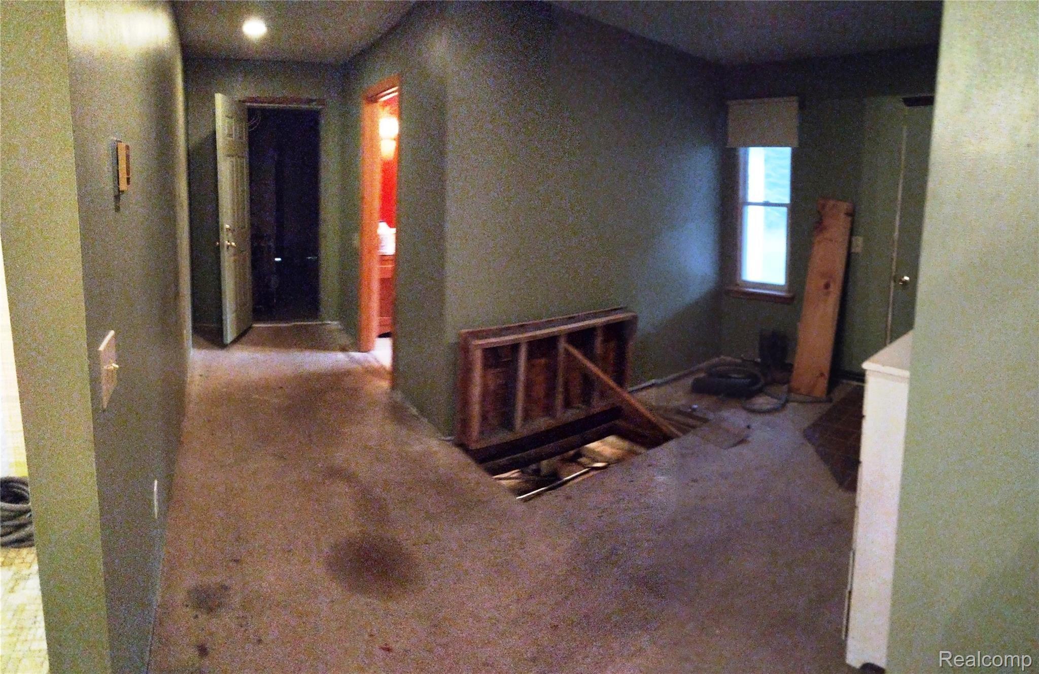 9424 Scott Road Hubbard Lake, MI 49747 - Photo 27 of 30 9424 Scott rd entry.jpg