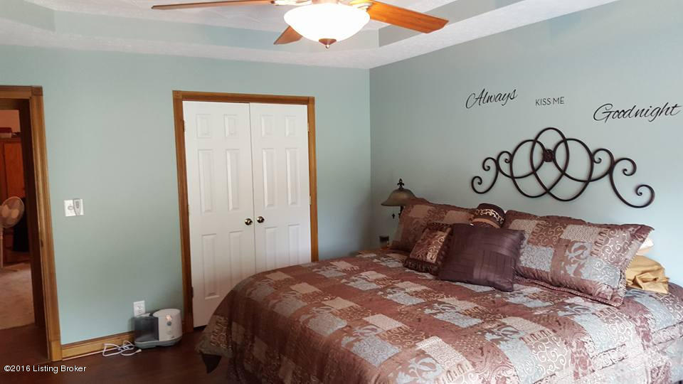 1072 Greenbriar Road Mount Washington, KY 40047 - Photo 23 of 34 master 1