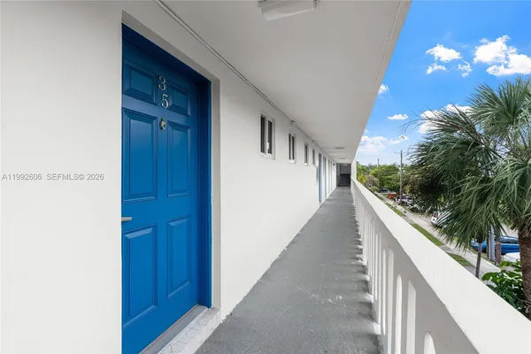$1,850 | 1170 Northeast 191st Street, Unit 35, Miami, FL 33179