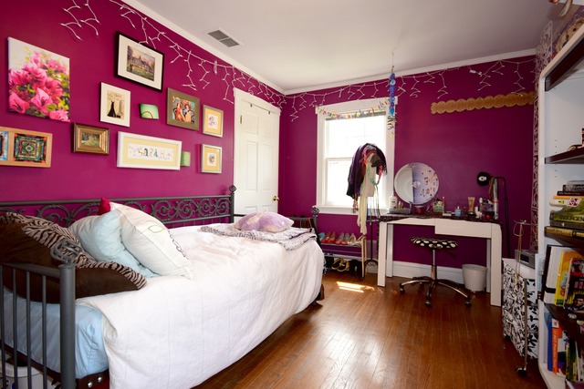 323 North Merrill Street Park Ridge, IL 60068 - Photo 14 of 25 a bedroom with a bed and a bookshelf with wooden floor