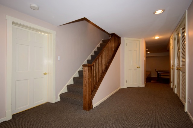 323 North Merrill Street Park Ridge, IL 60068 - Photo 19 of 25 a view of a hallway with staircase