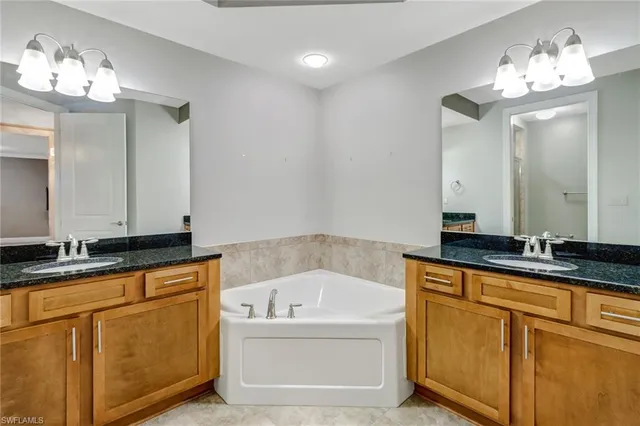 $2,600 | 23191 Fashion Drive, Unit 205, Estero, FL 33928