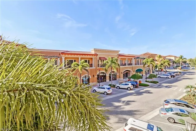 $2,600 | 23191 Fashion Drive, Unit 205, Estero, FL 33928