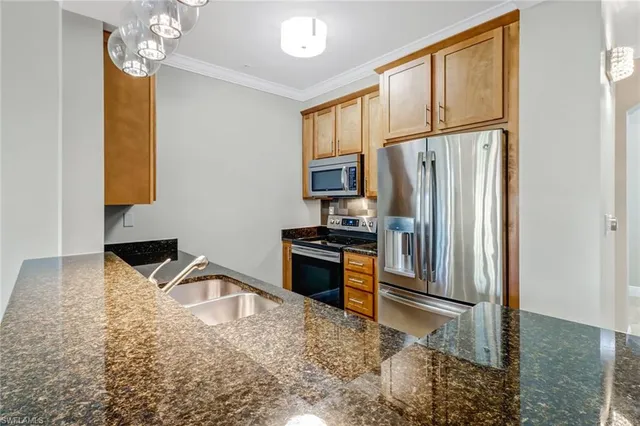 $2,600 | 23191 Fashion Drive, Unit 205, Estero, FL 33928